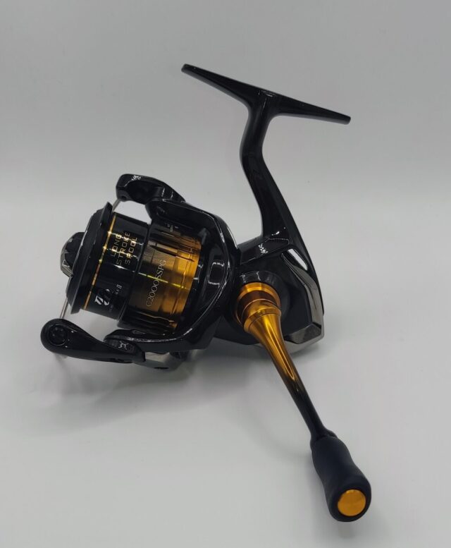 El Shimano Soare BB C2000SSPG es ideal para la pesca de especies como truchas, percas y otras especies de tamaño pequeño o mediano. Se destaca especialmente para la pesca con señuelos ligeros y en aguas donde la precisión es fundamental.